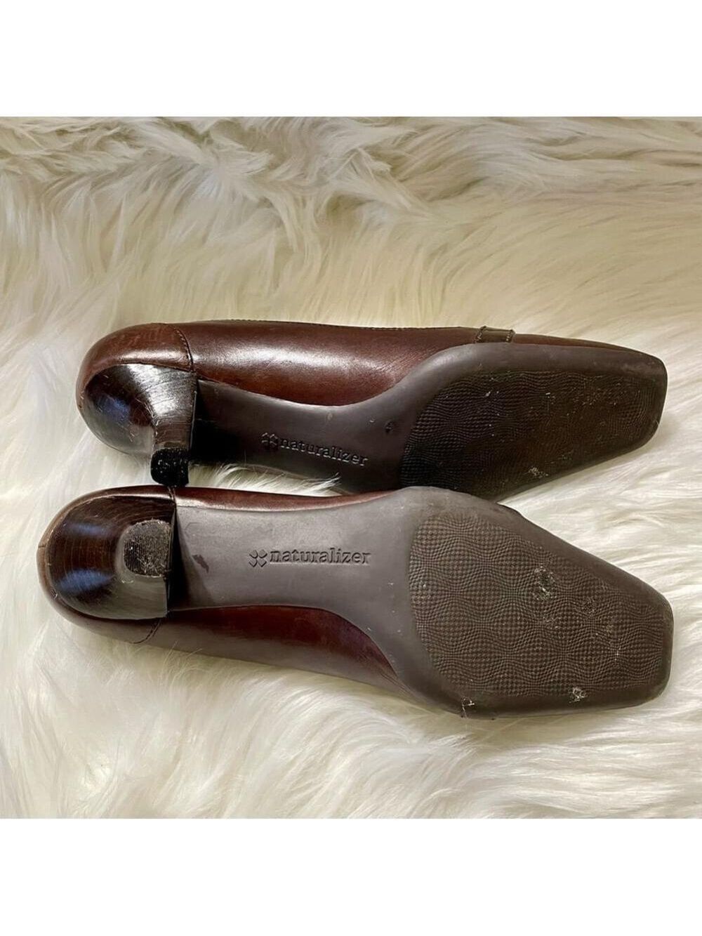 Naturalizer Brown Heels With Brass Buckle Size 7.5 - Picture 6 of 8